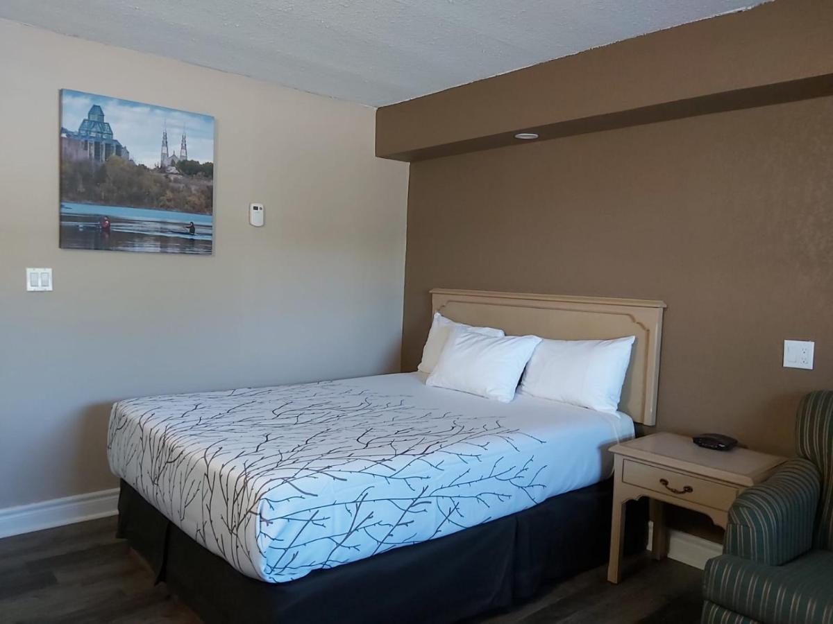 Arnprior Motor Inn エクステリア 写真