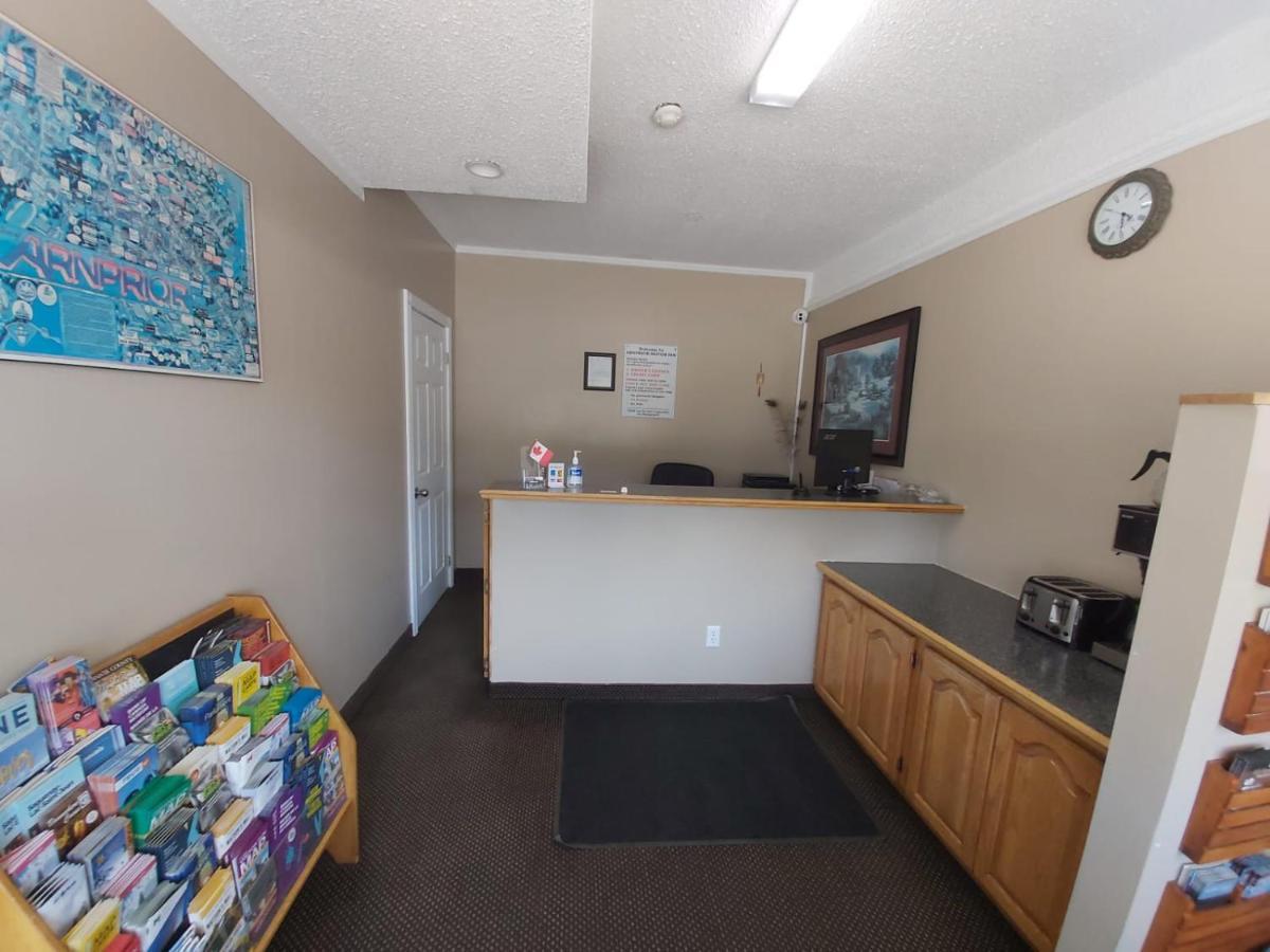 Arnprior Motor Inn エクステリア 写真