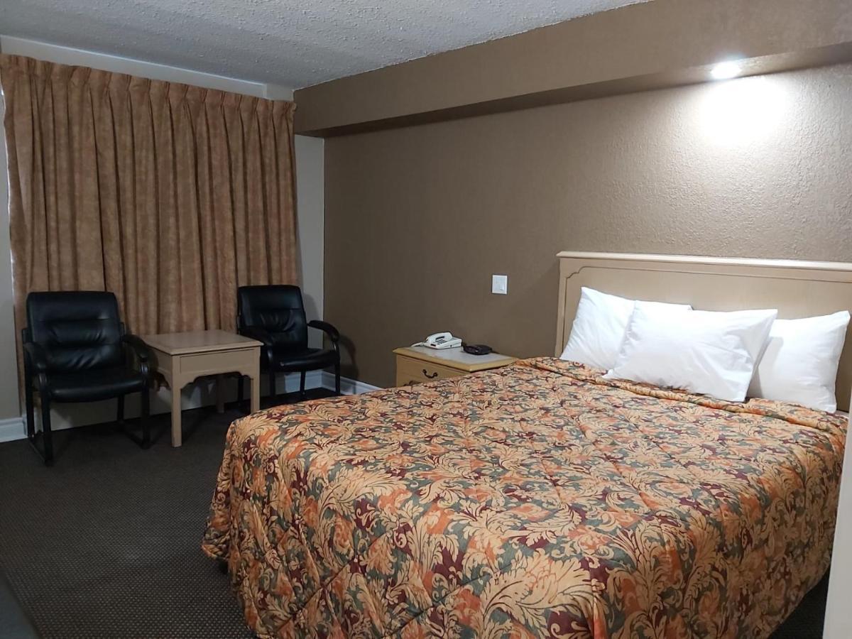 Arnprior Motor Inn エクステリア 写真