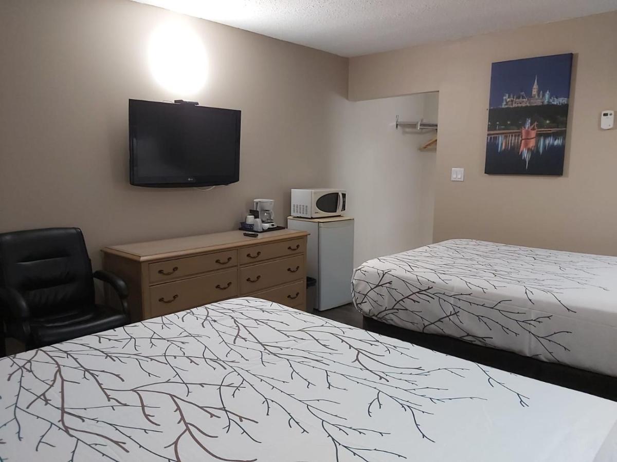 Arnprior Motor Inn エクステリア 写真