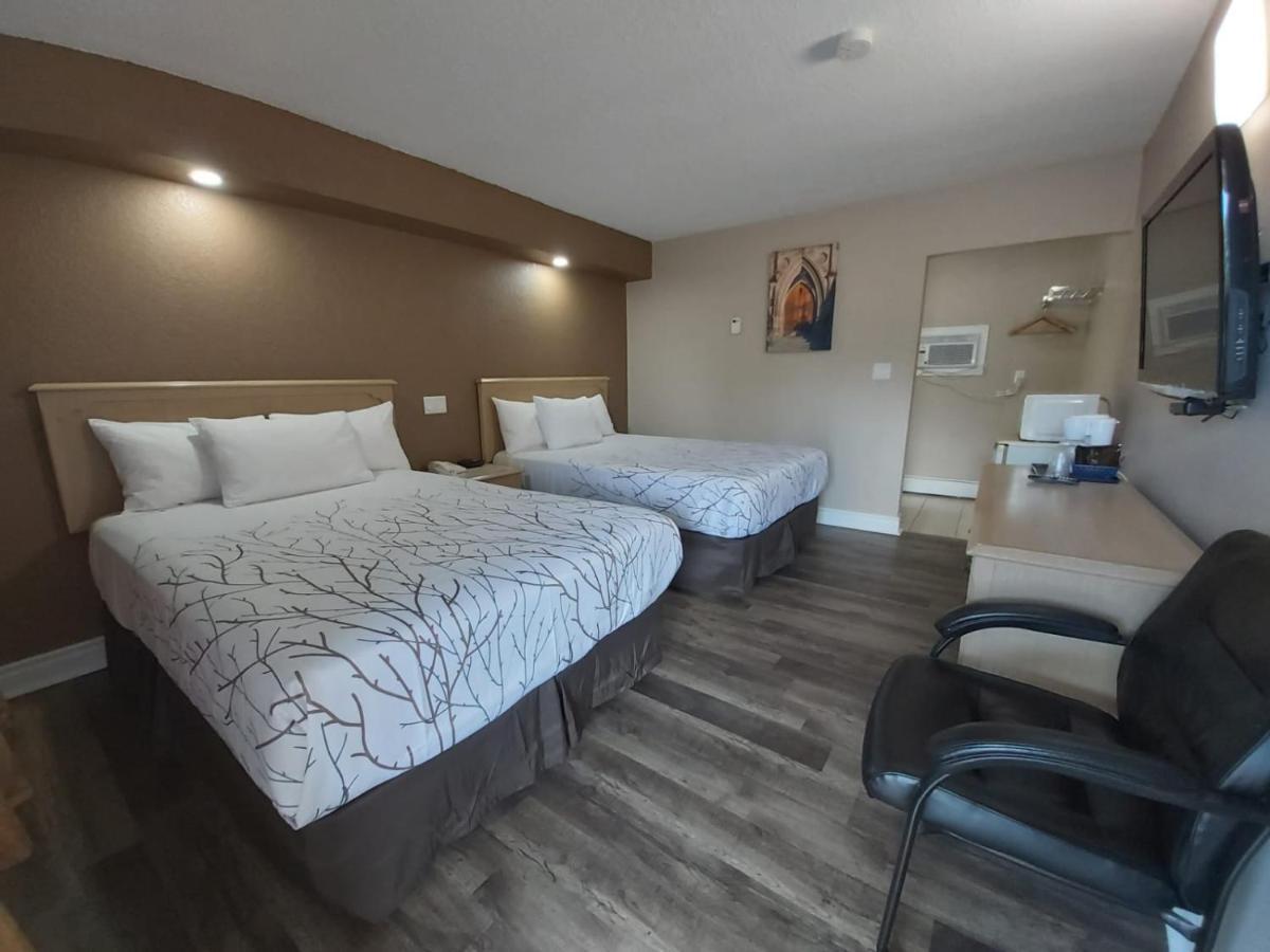 Arnprior Motor Inn エクステリア 写真