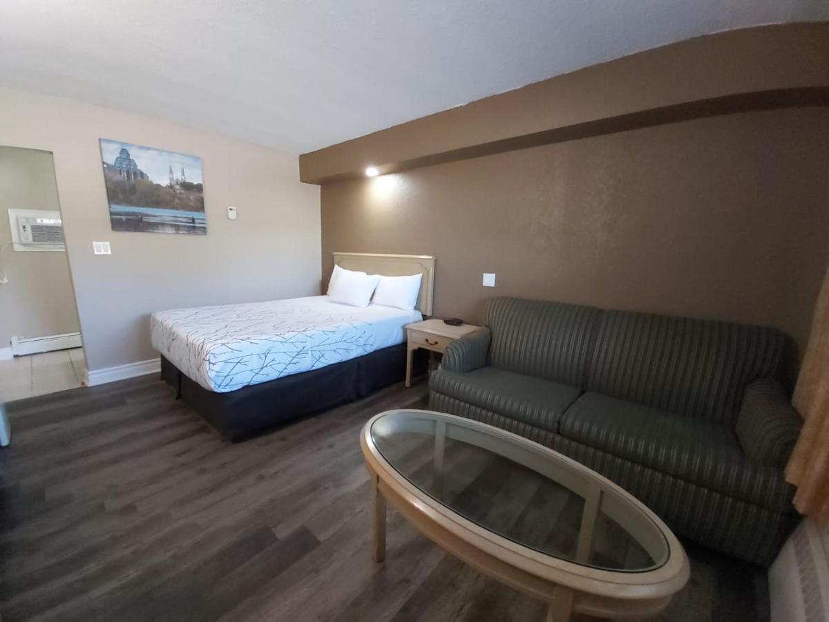 Arnprior Motor Inn エクステリア 写真