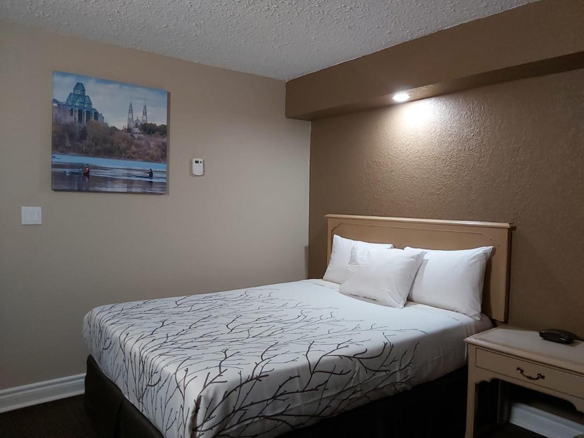 Arnprior Motor Inn エクステリア 写真