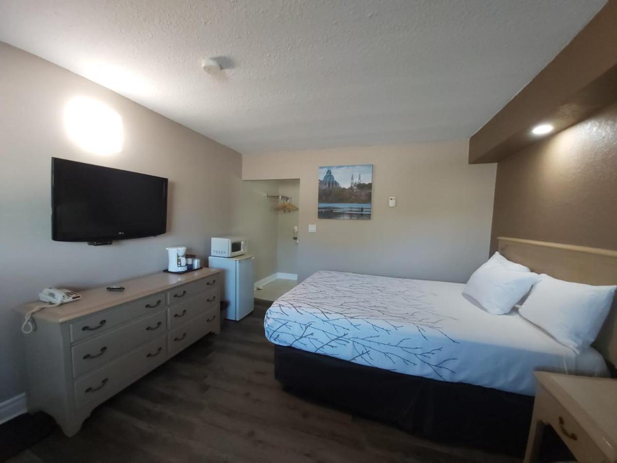 Arnprior Motor Inn エクステリア 写真