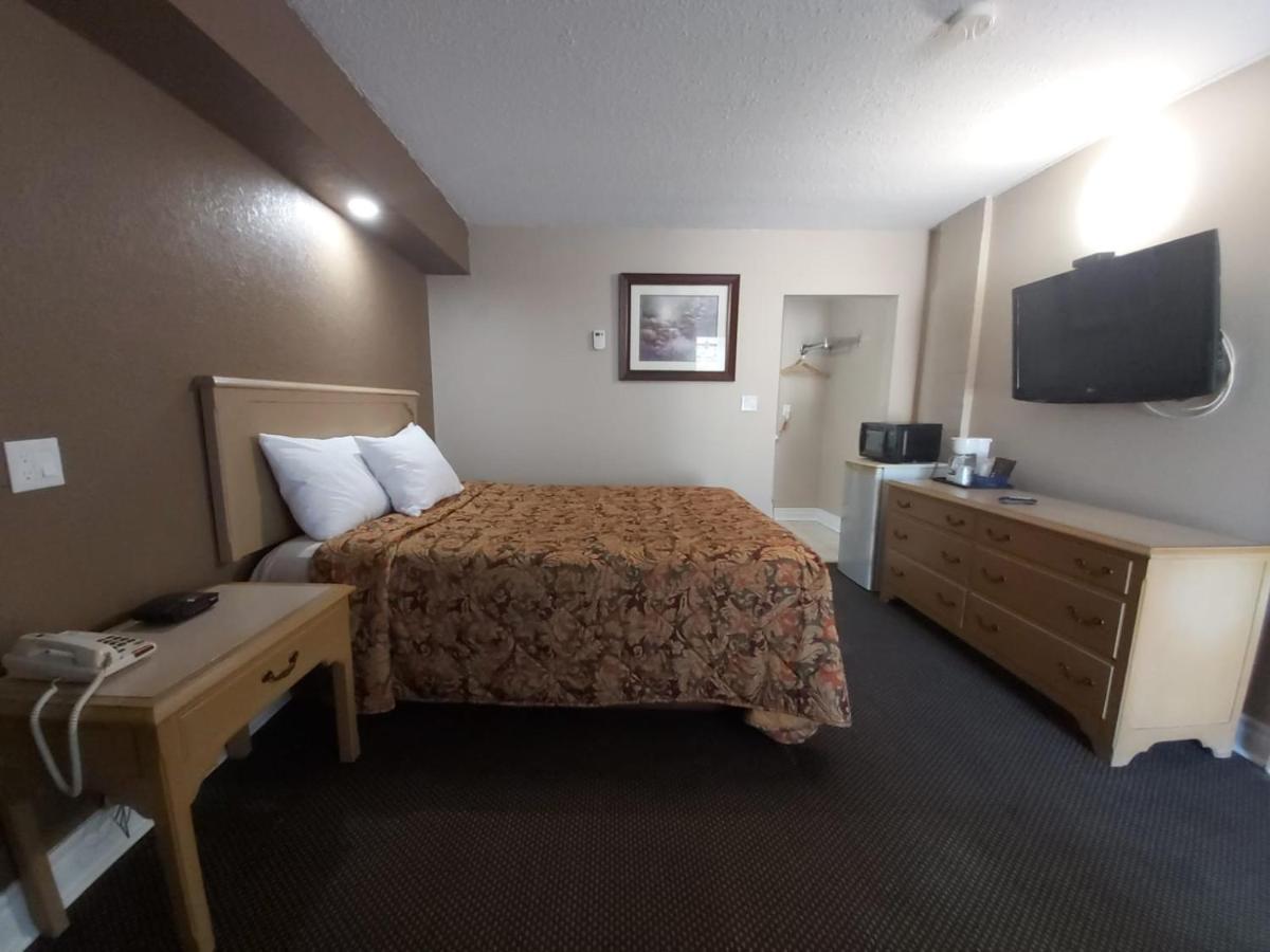 Arnprior Motor Inn エクステリア 写真