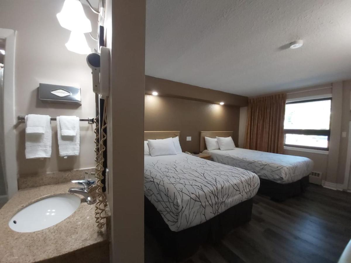 Arnprior Motor Inn エクステリア 写真