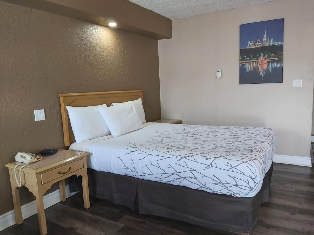 Arnprior Motor Inn エクステリア 写真