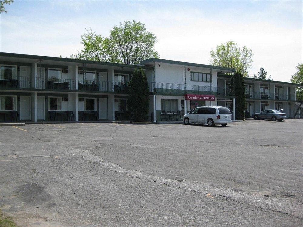 Arnprior Motor Inn エクステリア 写真