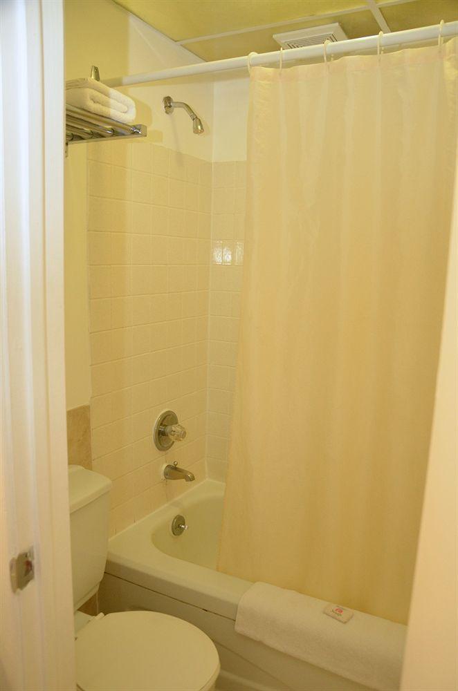 Arnprior Motor Inn エクステリア 写真