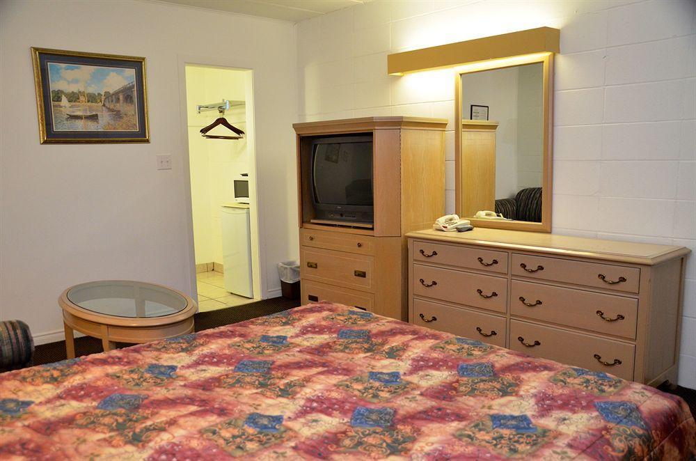 Arnprior Motor Inn エクステリア 写真
