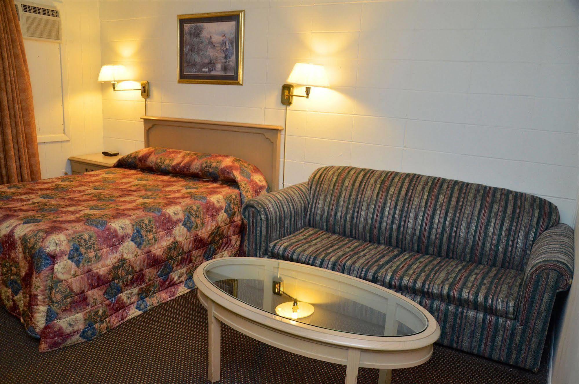 Arnprior Motor Inn エクステリア 写真